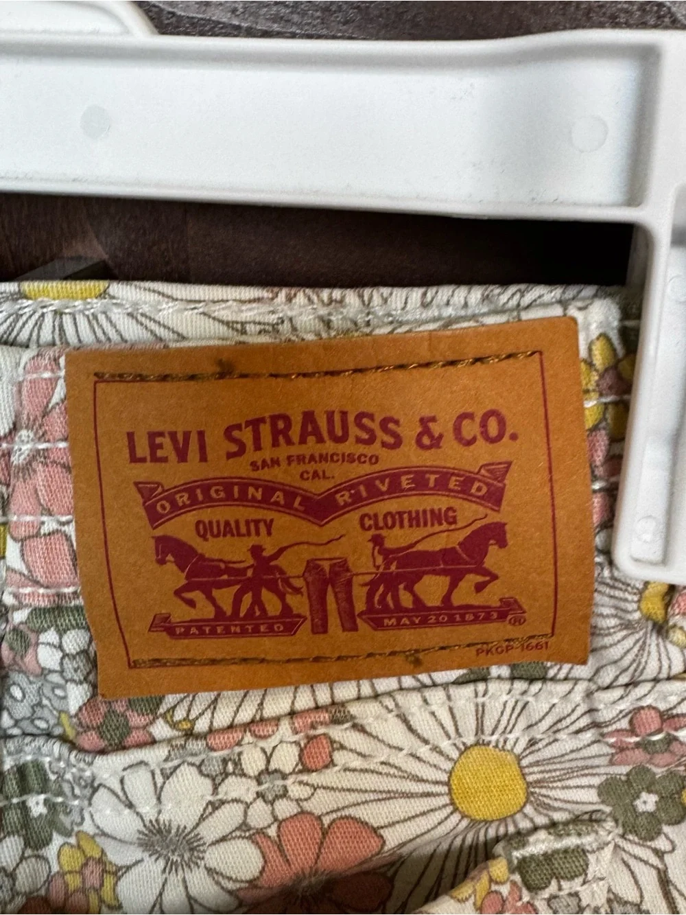 Levis 98% cotton